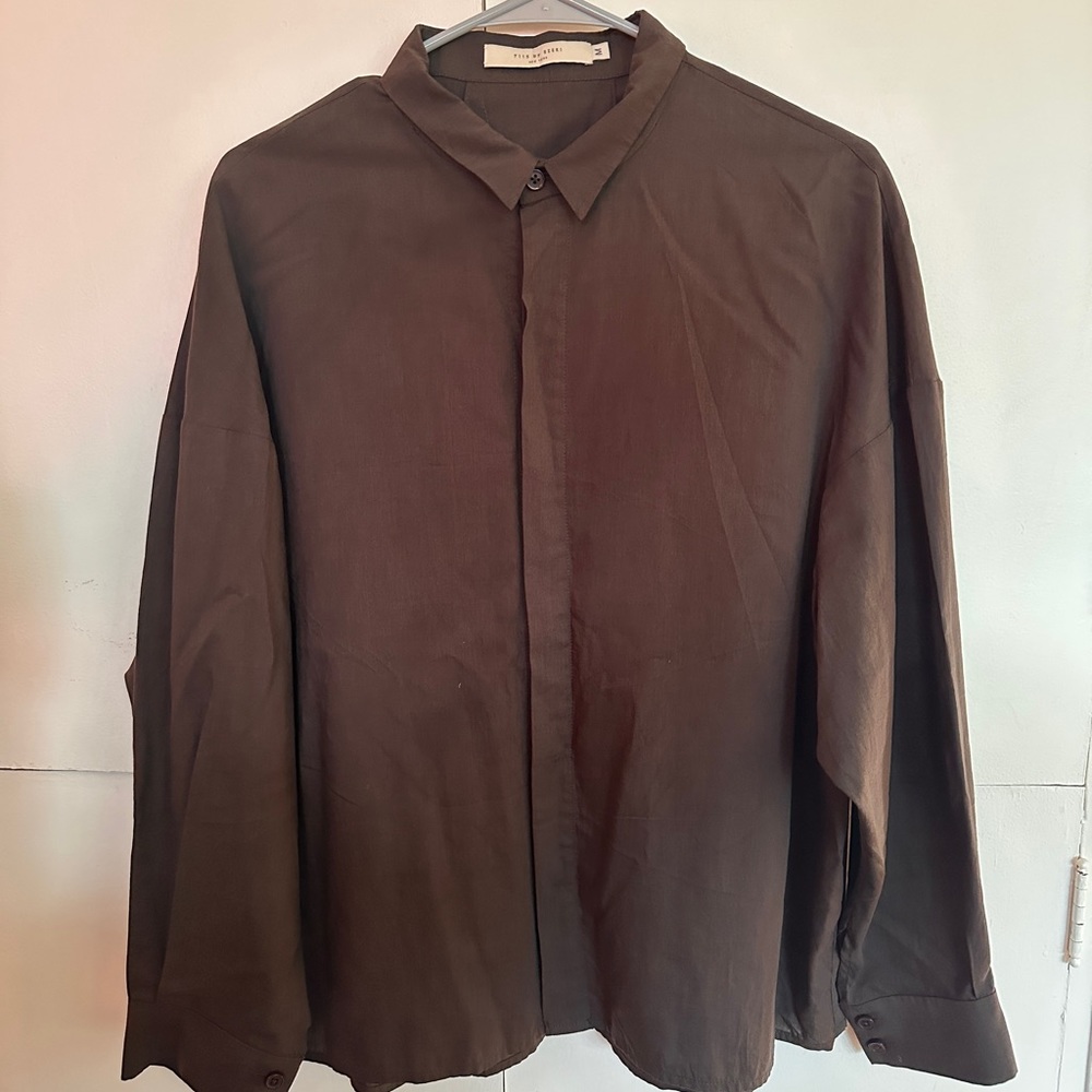 7115 by SZEKI brown unisex button up. Size M